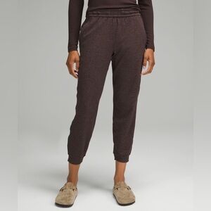 Lululemon Soft Jersey Classic-Fit Mid-Rise Jogger - Size 10